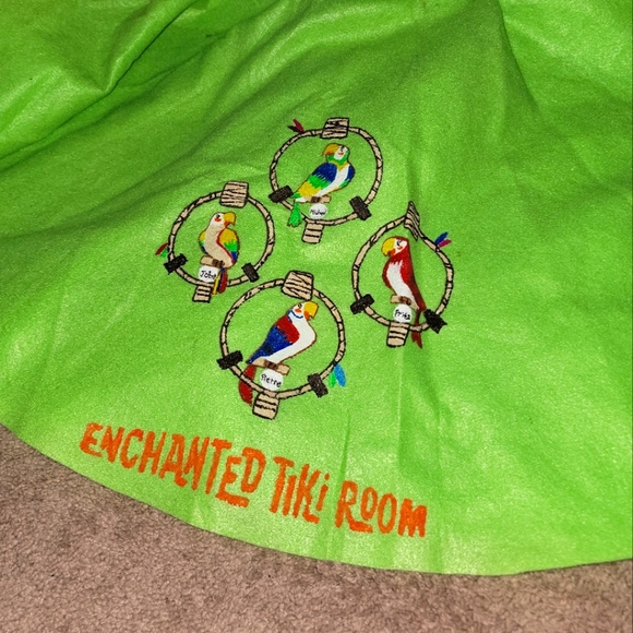 Tiki room skirt - Picture 1 of 3